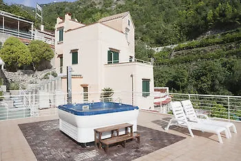 La Dolce 4* マイオーリ
