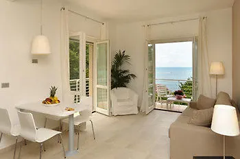 La Dolce Otel 4*